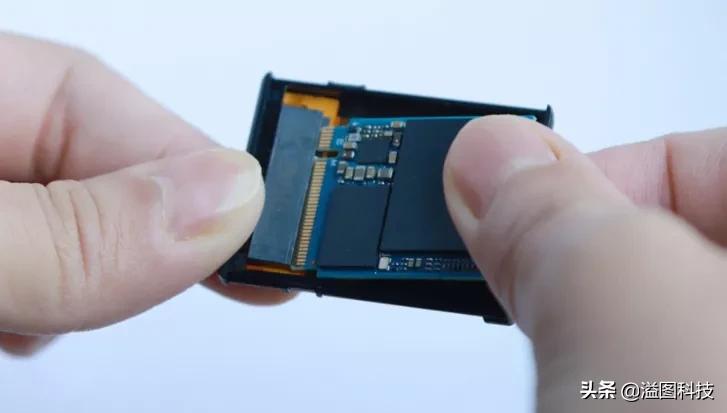 旧存储卡拆解,储存卡的拆解