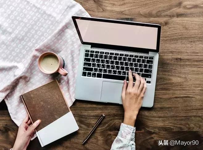 结束一天的疲惫工作喝杯星巴克,26岁年轻人从不喝星巴克