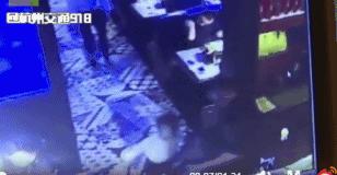 小孩吃饭被烫伤了怎么办,如果孩子被烫伤父母该怎么做