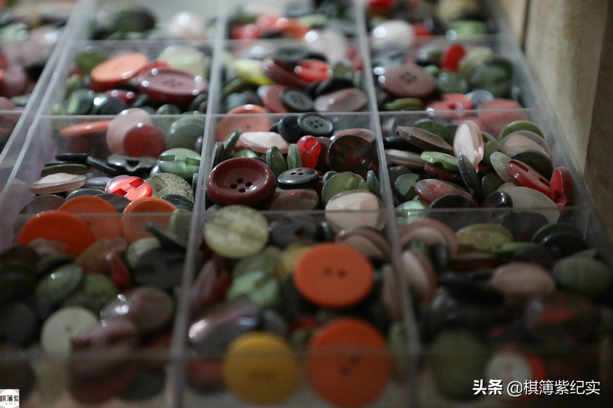 辽宁农村大社，柜台和商品还是八十年代样子，论分卖的小物件白送