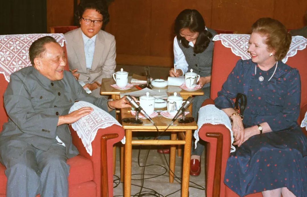 人民大会堂的桌椅什么牌子,人民大会堂国宾家具图片