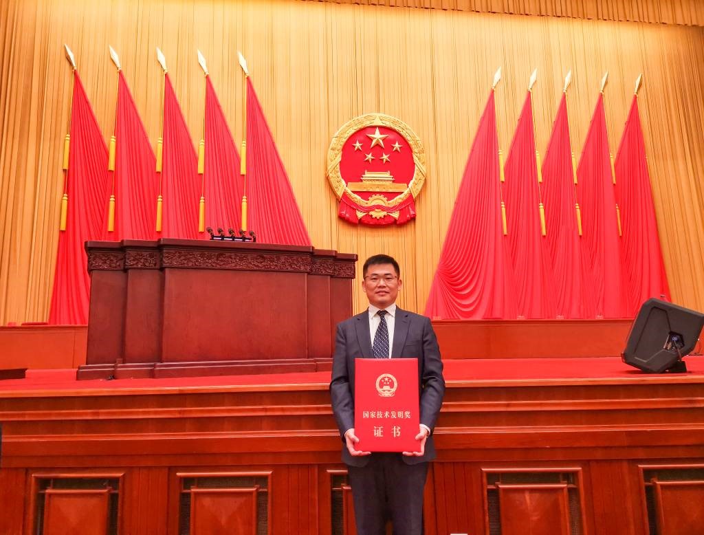国家表彰！硬核“毕业生天团”：12人同一天登上人民大会堂，毕业于同一所985！