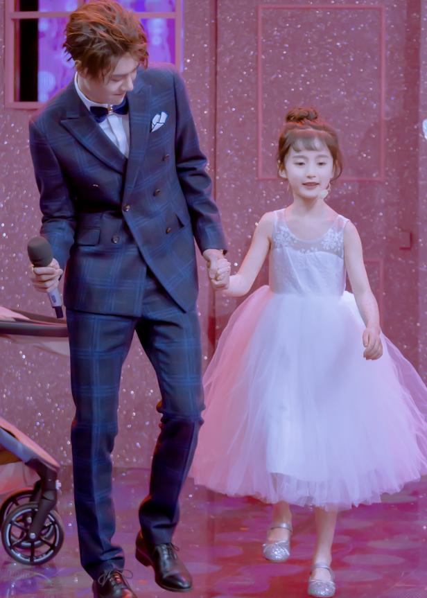 tfboys和王一博在乐华见面,2019微博之夜肖战王一博tfboys