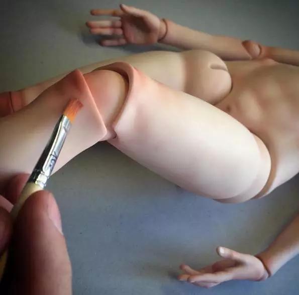 看过这位俄罗斯帅哥制作的人偶，不禁感叹：逼真得有点慎人了