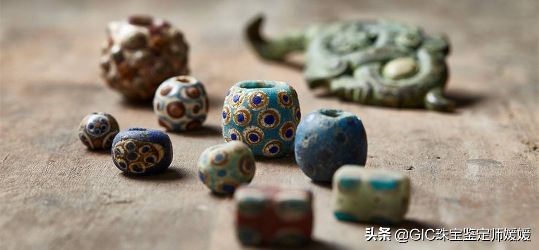 瀹噷闈㈢殑鐞夌拑,瀹笢浣滃搧