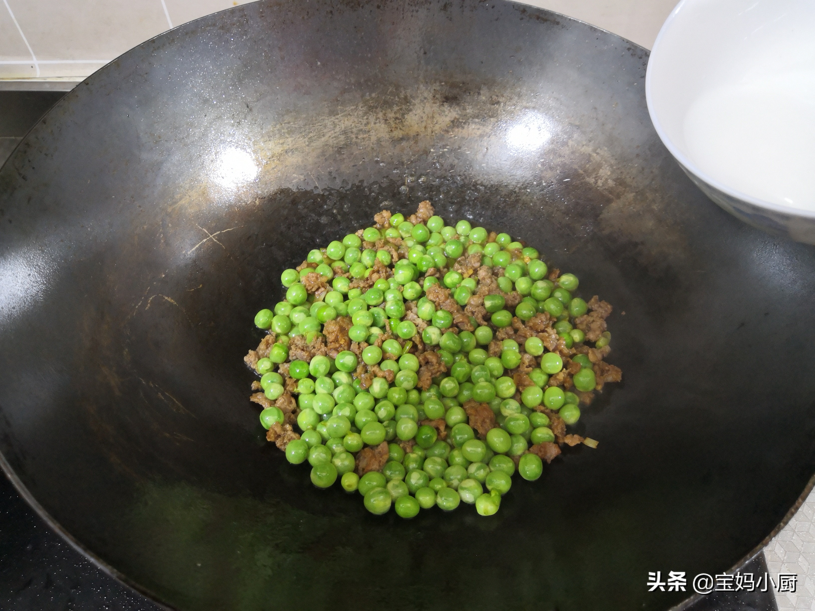 为什么豌豆炒出来不变色,为什么自己炸的豌豆不酥不脆