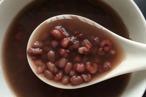 大红豆怎么蒸最容易烂,常吃红豆有什么好处和坏处