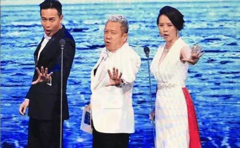 曾志伟妻子去世，引出一段港片江湖父子秘密往事