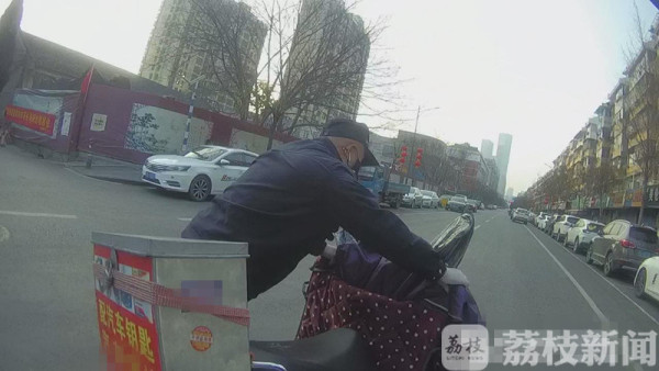 这个锁匠被罚了！警方防疫封的门，他竟去帮人家开锁
