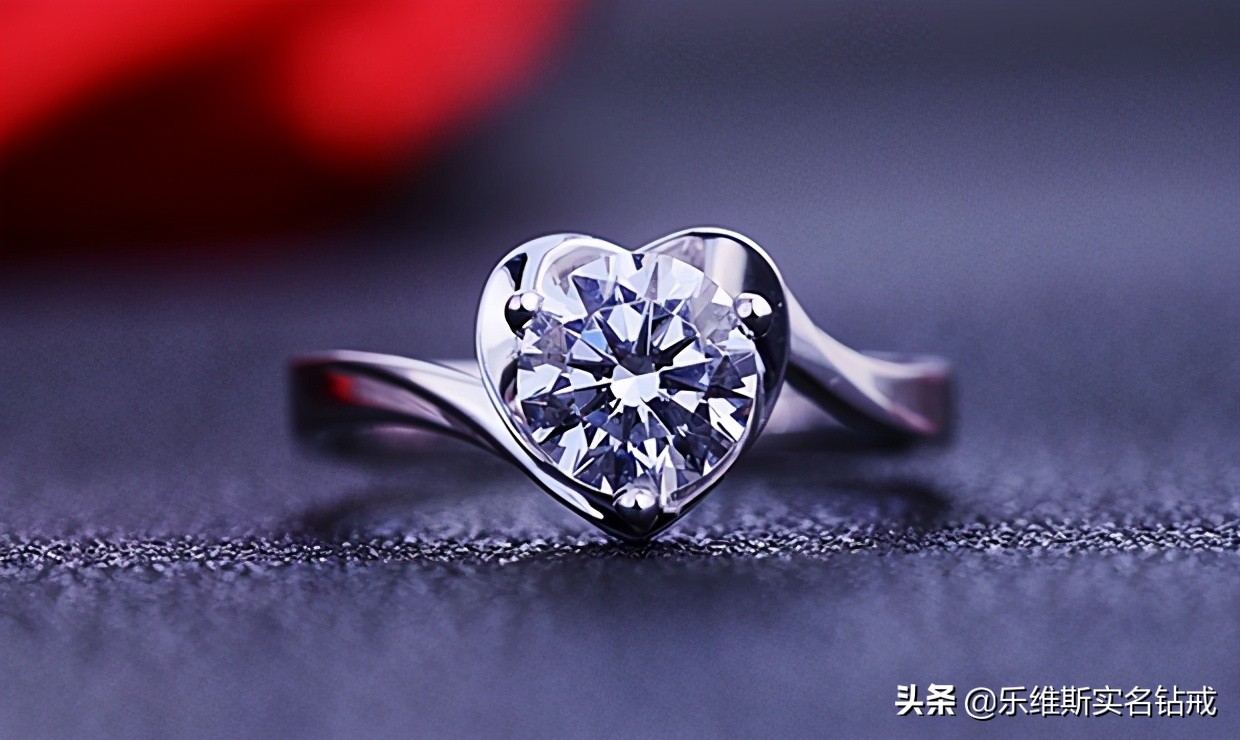怎么挑选钻戒有哪些基本常识,怎么挑选钻戒最省钱