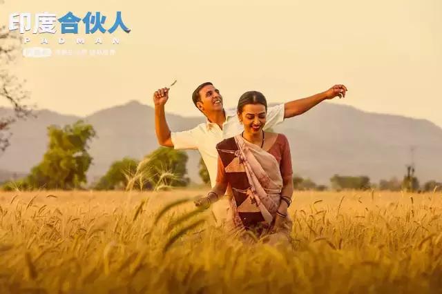 这个了不起的男人，靠着给女人做卫生巾成为英雄！