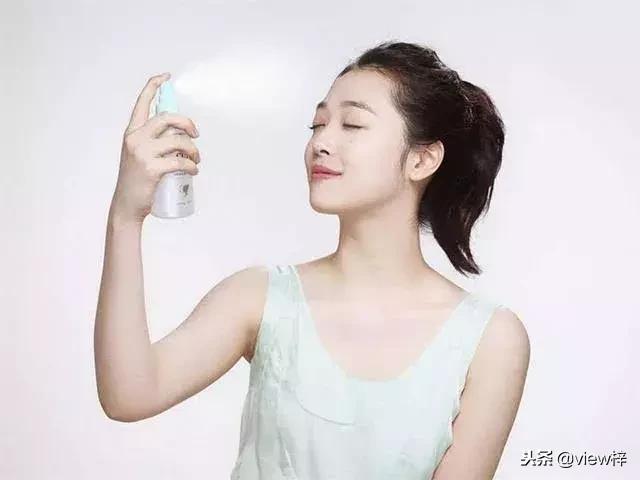 脸部皮肤紧绷干燥脱皮,秋冬脸部干燥脱皮
