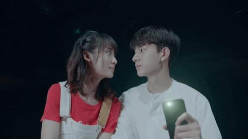 尺度大到没眼看！超欲kiss吻不停，韩国妹纸疯狂求资源