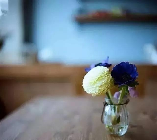 心烦时一个人沉默是最好的,心烦的时候尽量不要说话