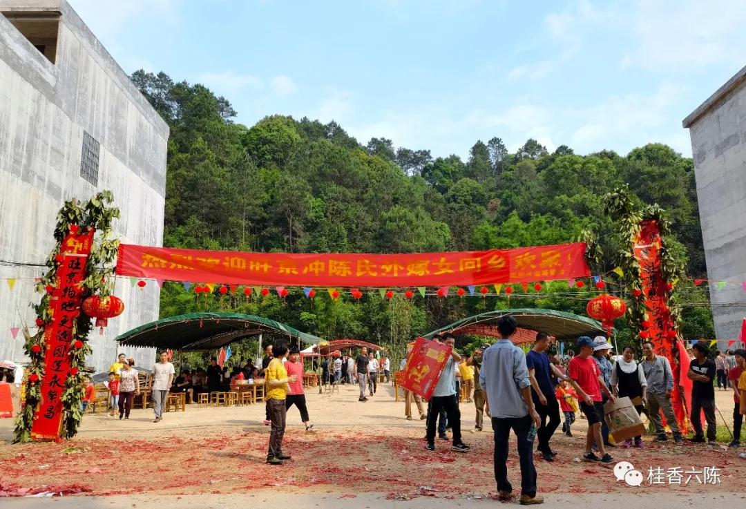 外嫁女回娘家锣鼓,东城十里外嫁女回娘家广场舞