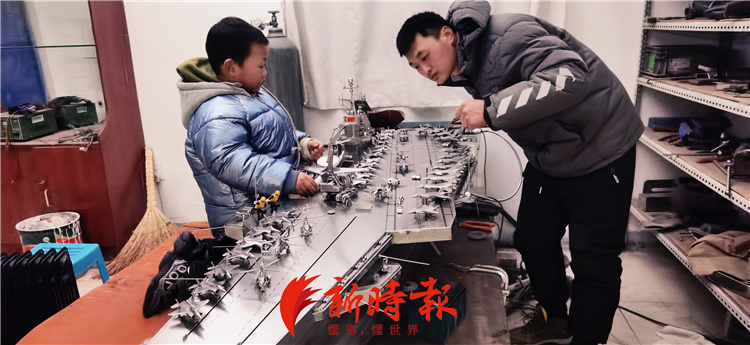 船锚、雷达、飞机都能动！焊接工三年磨一“舰”，为儿子自制独一无二的礼物