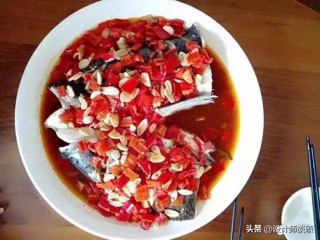 这个40岁大叔为钓鱼租下一座岛，改造破屋成海景房！