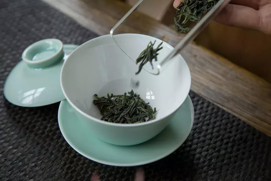 茶叶受潮怎么办7种方法来救你,西湖龙井茶叶受潮了可以晒吗