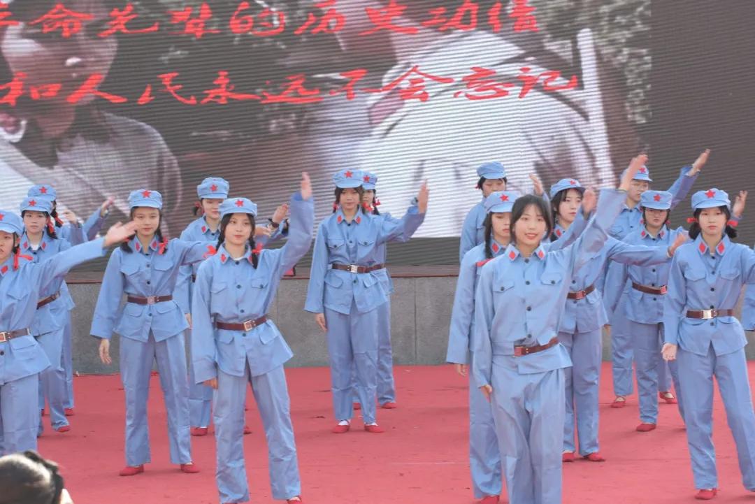 机器人在技能大赛上尬舞,世界机器人舞冠军挑战赛