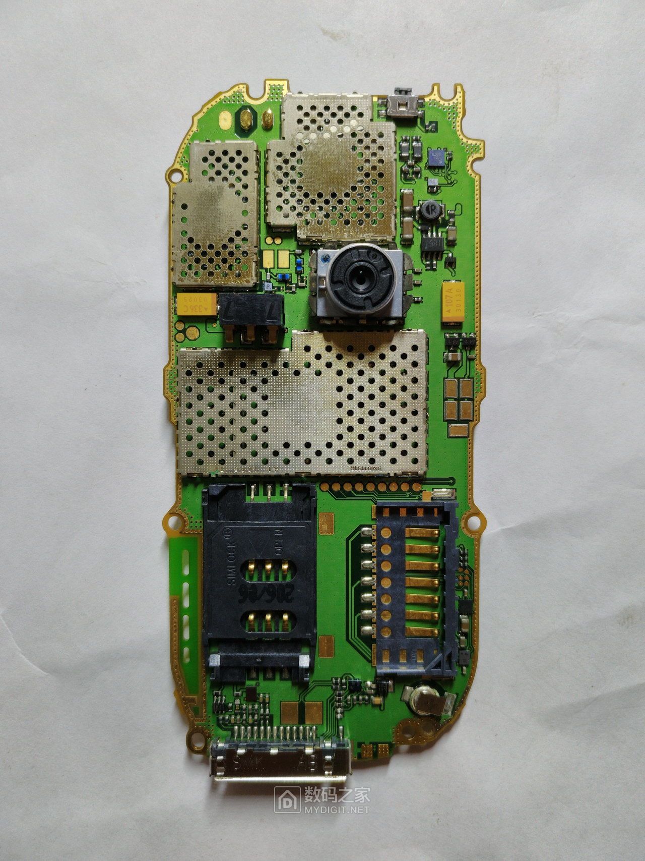 十五年前的直板机皇诺基亚NOKIA7610拆解，时代艳惊四座的设计！
