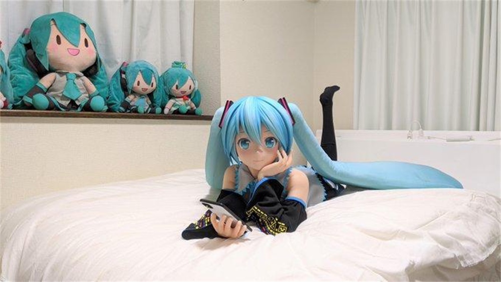日本小伙和初音未来结婚梗图,日本和初音未来结婚的男子
