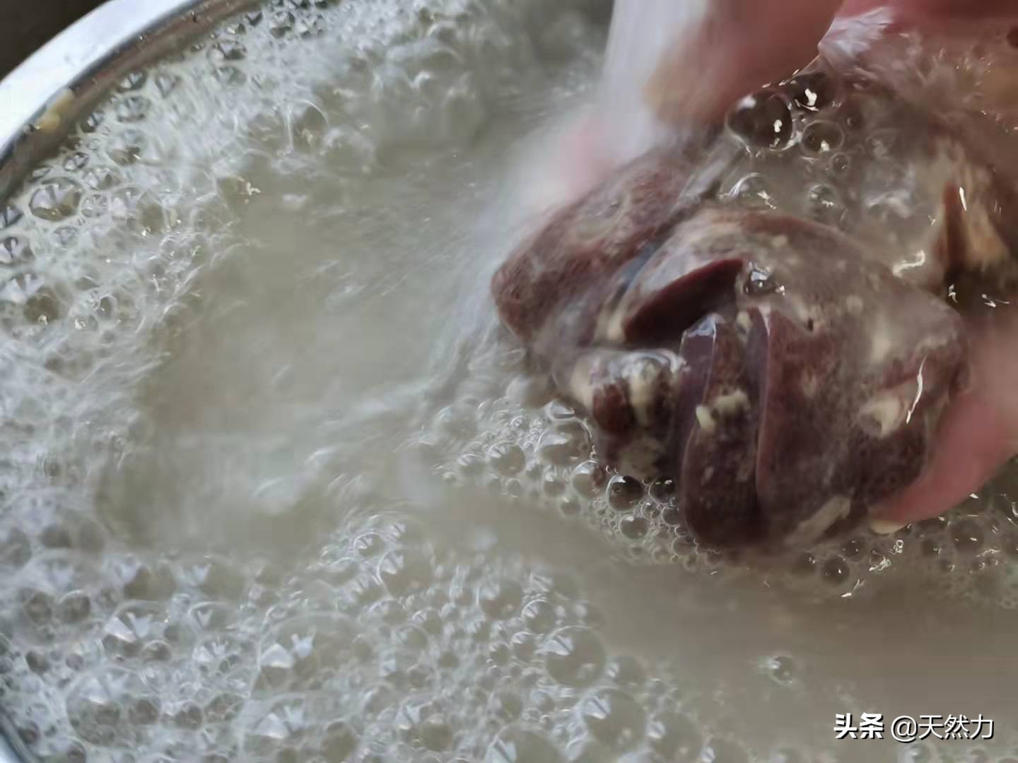 猪肝汤怎么做又嫩又不糊汤,猪肝汤要怎么做才脆爽