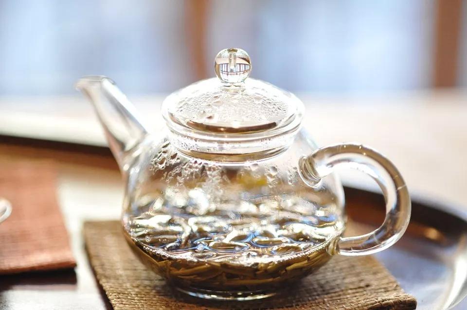 天一热口干,上火胃胀喝什么茶