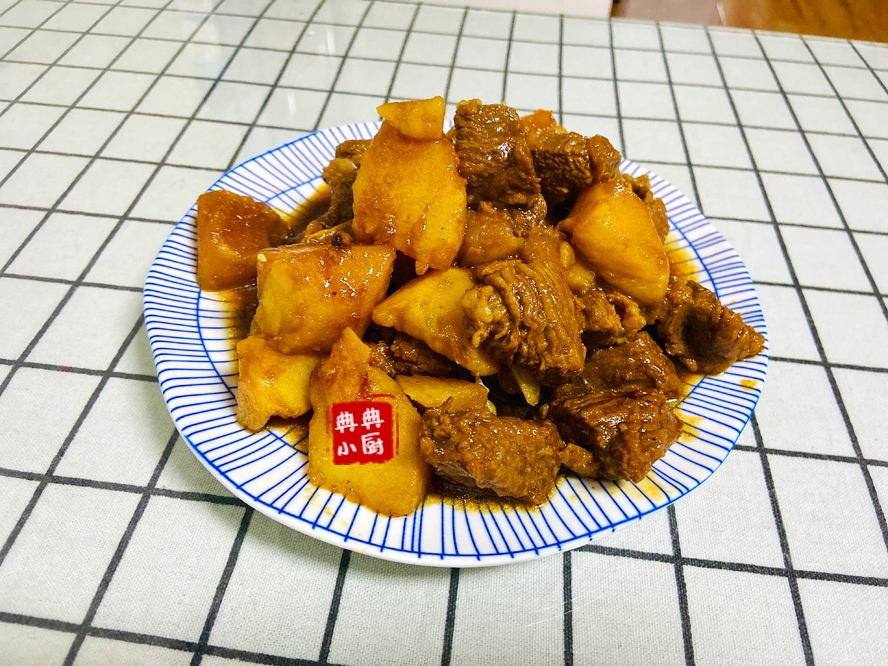 土豆炖牛肉滋养脾胃味道鲜美,土豆炖牛肉怎样做老年人能吃