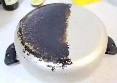 锅底烧黑了洗不掉,锅底烧糊烧黄了怎么办