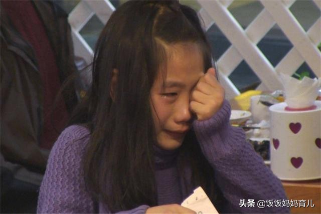女儿出现夹脚是怎么治疗,女儿频繁蹬腿
