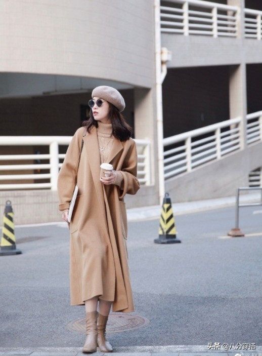 秋冬配大衣短靴推荐,冬季呢子大衣配什么材质短靴好看