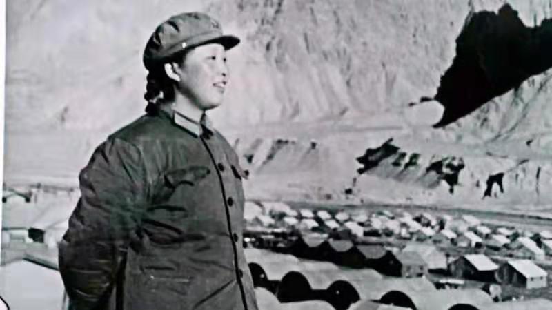 在*藏西**，我们的第三*战野**医院，我们的芳华……