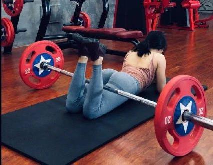 抖音很火的秀腰挑战,抖音臀腿挑战