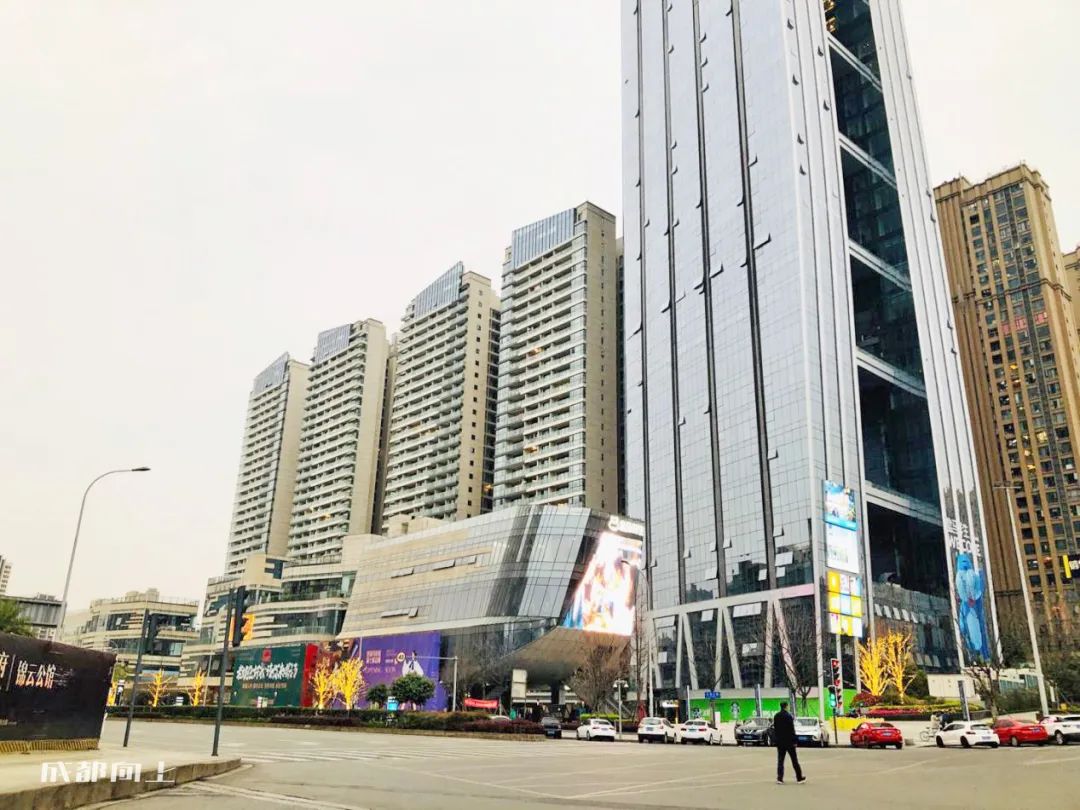 起拍价15600元/㎡！成都会捅破土拍的天花板吗？
