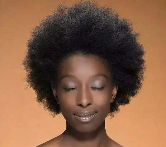 黑人发型夸张，头发却不是自己的？黑人的假发市场有多大