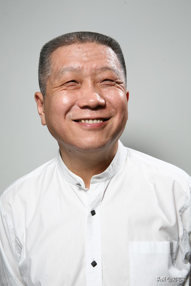 从“小学肄业”到“收藏大亨”，马未都的逆袭之路，何以非议不断