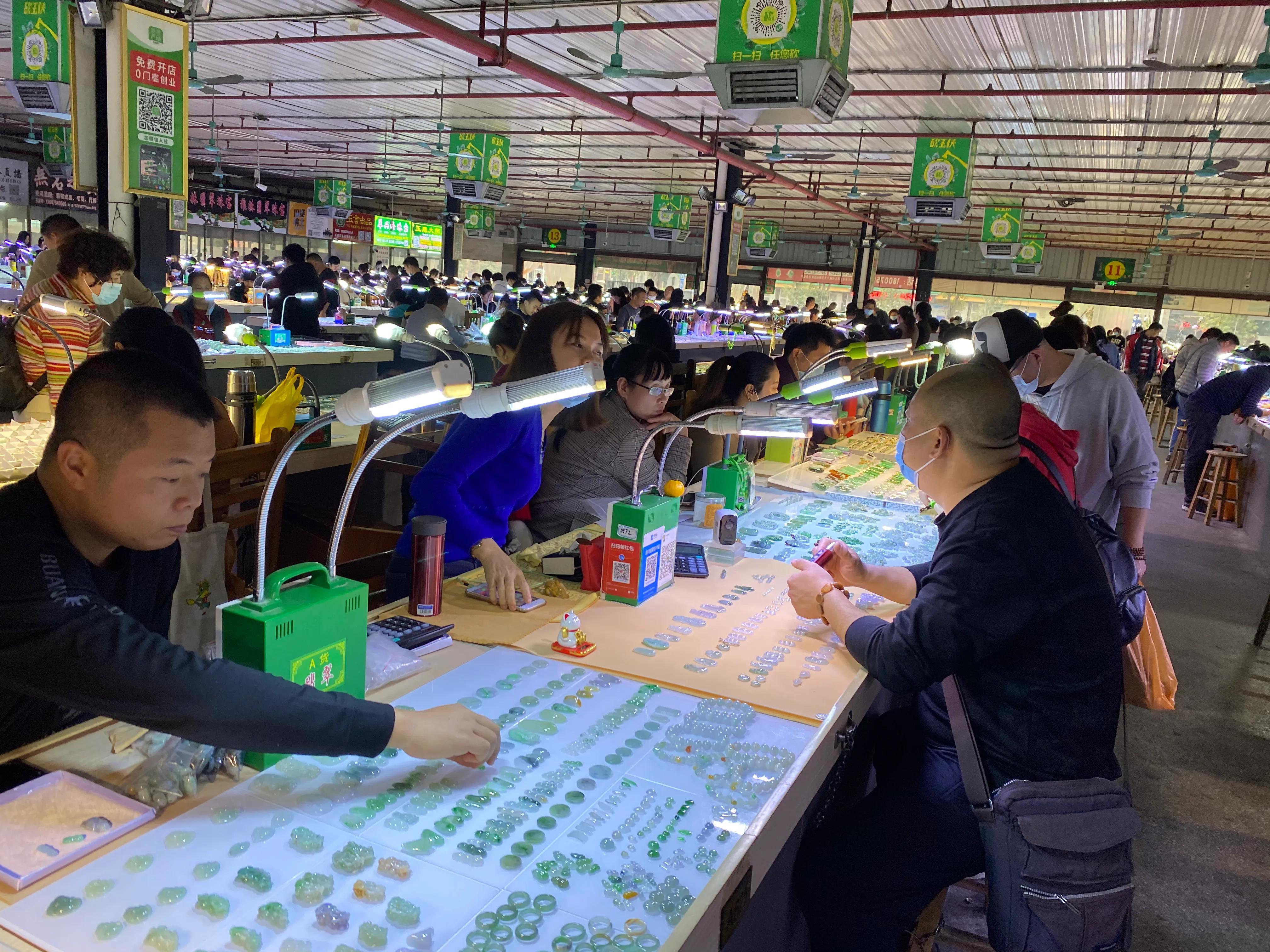 四会天光墟翡翠市场是真玉吗,广东四会天光墟翡翠批发议价吗