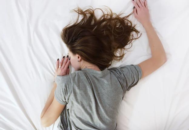 sleepinbed和sleeponbed区别,sleepin和oversleep