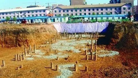 农村自建房地基怎么样最合适,农村自建房地基怎么做才不潮湿