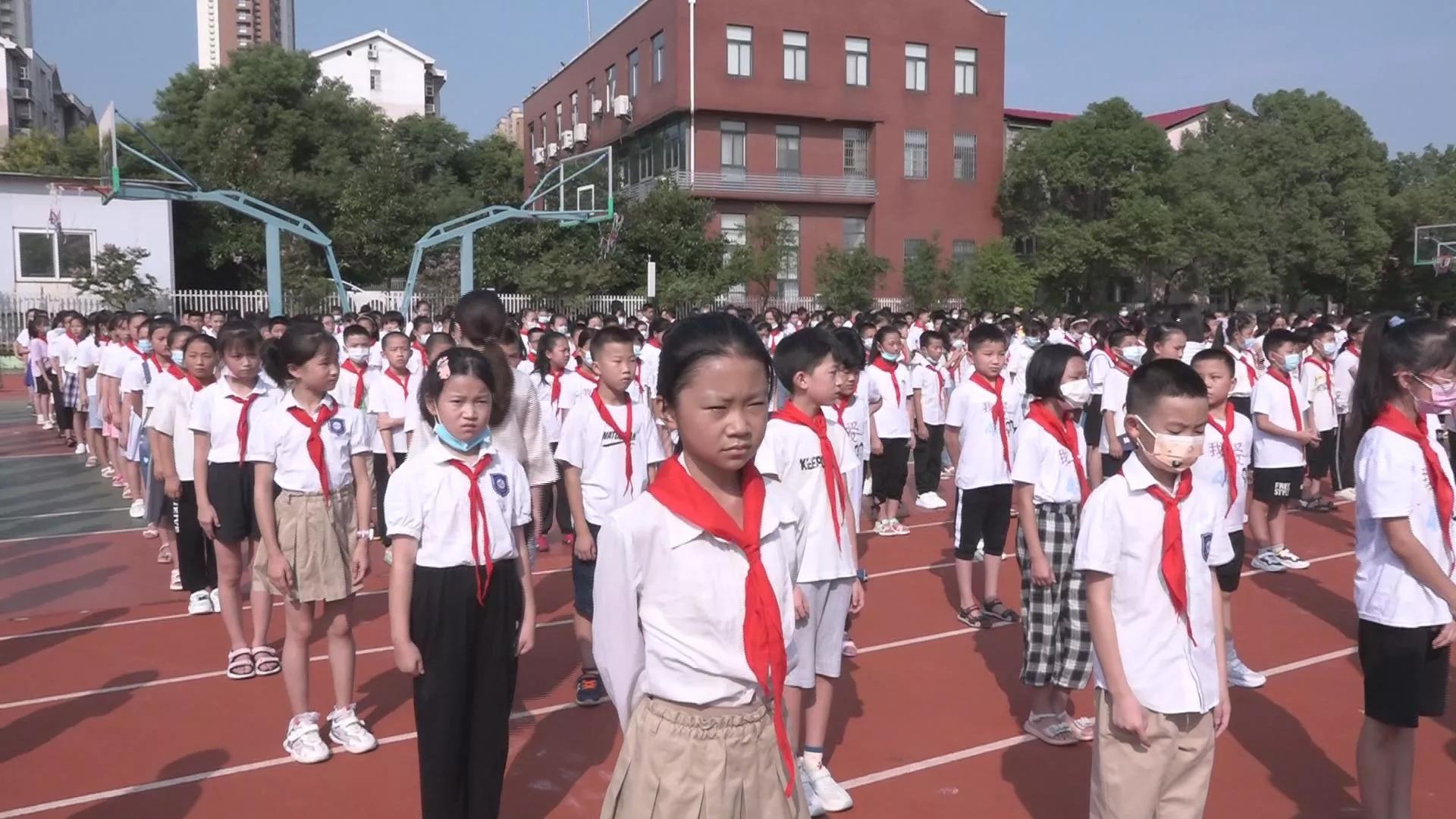 武汉市光谷第七小学讲好开学第一课做到教学、防疫两不误