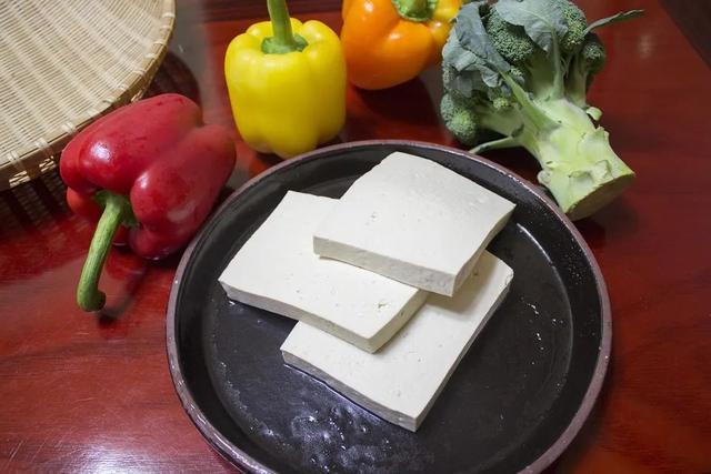 多吃4种食物可软化血管保护心脏,心血管病能吃豆腐吗