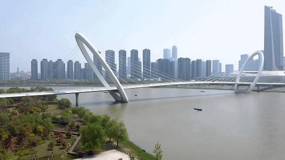 南京鼓楼滨江的定位,如何形容南京的底蕴