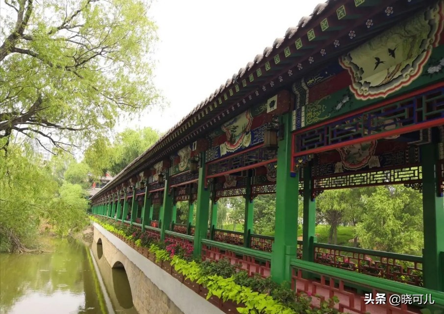 山东省十大人文旅游景点之一泰山,山东泰山西湖乐曲喷泉