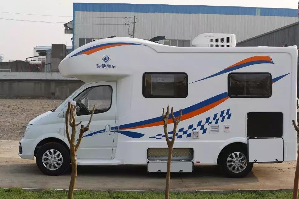 骏驰雷霆一号房车,骏驰房车直播间