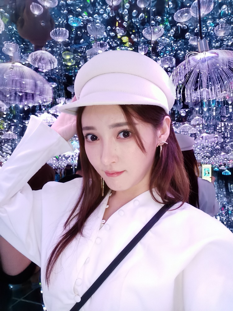 华为nova6全球自拍最好的5g手机,5g版华为nova6拍视频