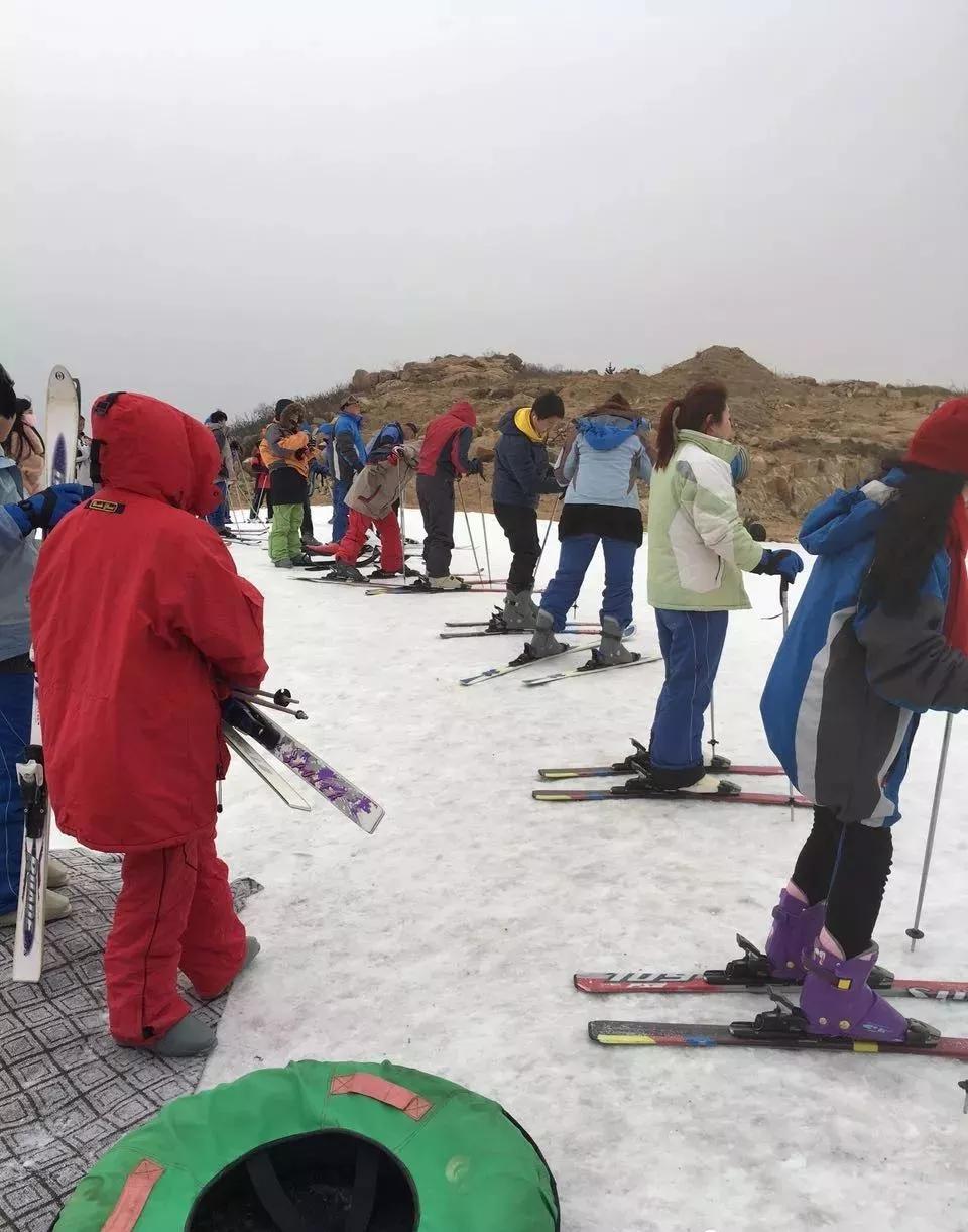 枣庄莲青山滑雪雪道多长,枣庄莲青山滑雪场门票