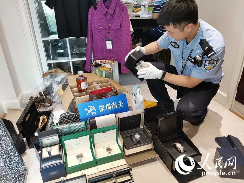 代购诈骗案件最新,警方抓代购漏税2.3亿