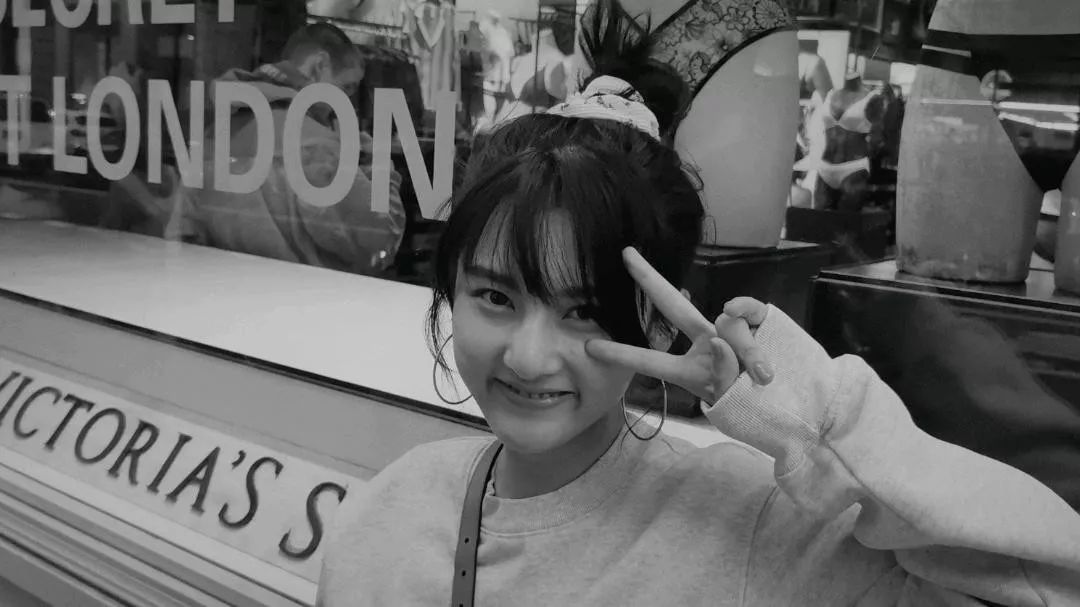 iu发型图片中短发,慵懒韩式低马尾丸子头iu