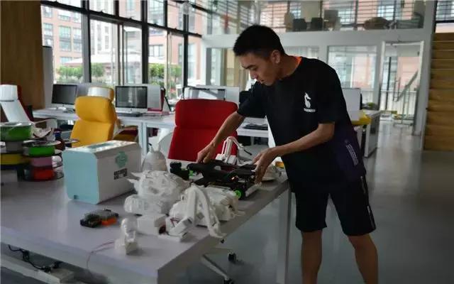 重庆高新区谋变：启迪科技园，开始出现一大批工科男……