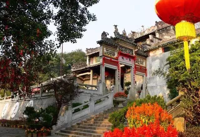 待到春暖花开时与你共赏樱花烂漫,待到春暖花开日便是把酒言欢时